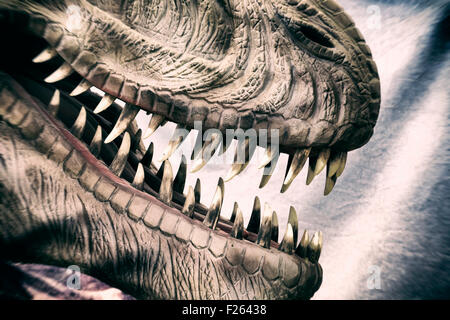 Modellato della testa del Tyrannosaurus rex in Dinosaurios Park, Torremolinos, Costa del Sol, provincia di Malaga, Andalusia, Spagna meridionale. Foto Stock
