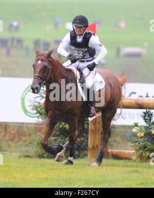 Blair Atholl, Scotland, Regno Unito. 12 Settembre, 2015. Longines FEI European Eventing Championships 2015, castello di Blair. Michael Jung (GER) riding Fischer Takinou durante il cross country di credito fase: Julie Badrick/Alamy Live News Foto Stock