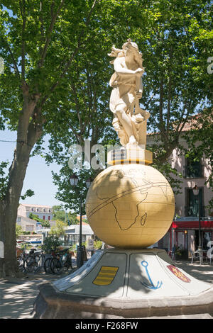 Anfitrite statua nella Place de la Marine agde Hérault, Languedoc-Roussillon, Francia, Europa Foto Stock