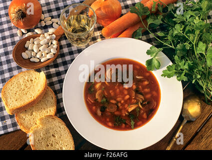 Bianco zuppa di fagioli "Fasolada' - il greco piatto nazionale Foto Stock