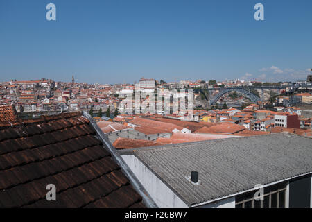 Vista dalla porta di Taylors cantine di Vila Nova de Gaia, Porto, Portogallo Foto Stock