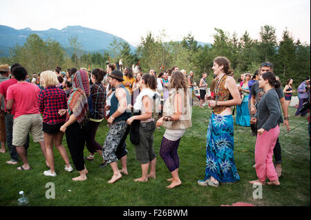 Beata Coast Festival di Yoga, e contro la cultura hippy festival. Squamish BC, Canada Foto Stock