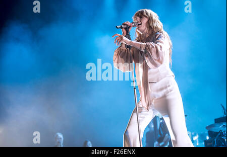 Sheffield, Regno Unito. 12 settembre 2015. Firenze e la macchina eseguire a Sheffield Arena, Sheffield, Yorkshire 12/09/2015 Credit: Gary Mather/Alamy Live News Foto Stock