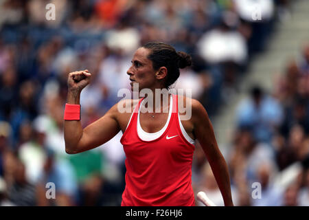 New York, Stati Uniti d'America. Xii Sep, 2015. Roberta Vinci di Italia durante la finale donne degli Stati Uniti Aprire contro countrywoman Flavia Penetta a Flushing Meadows, New York nel pomeriggio di settembre 12th, 2015. Pennetta ha vinto la partita 7-6 (7-4), 6-2 Credito: Adam Stoltman/Alamy Live News Foto Stock