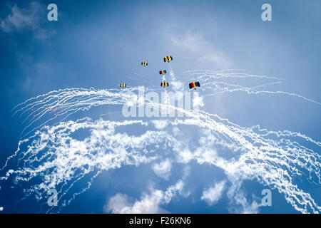 Pechino, Cina. 7 Sep, 2015. Paracadutisti di eseguire durante la cerimonia di apertura della Cina paracadute aperto in Qingxu County, a nord della Cina di nella provincia di Shanxi, Sett. 7, 2015 © Minda ventola/Xinhua/Alamy Live News Foto Stock