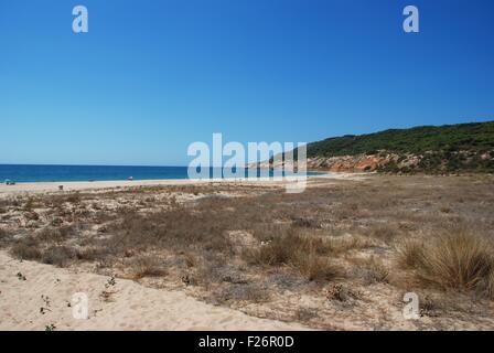 Spiaggia tranquilla sul bordo occidentale di Barbate Barbate,, Costa de la Luz; la provincia di Cadiz Cadice, Andalusia, Spagna, Europa occidentale. Foto Stock