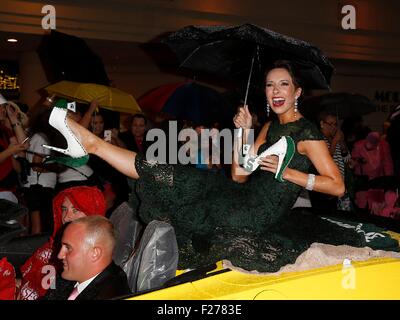 Atlantic City, NJ, Stati Uniti d'America. Xii Sep, 2015. Miss Michigan, Emily Kieleszewski di presenze per la Miss America ci mostrano le tue scarpe Parade 2015, il Boardwalk, Atlantic City, NJ, 12 settembre 2015. © MORA/Everett raccolta/Alamy Live News Foto Stock