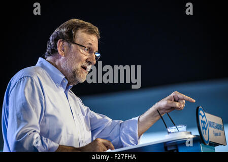 Lleida, in Catalogna, Spagna. Xiii Sep, 2015. Il Primo Ministro spagnolo Mariano Rajoy gesti come egli parla al podio in occasione di un incontro a LLeida durante una campagna di rally per il 2015 elezioni catalano © Matthias Oesterle/ZUMA filo/Alamy Live News Foto Stock