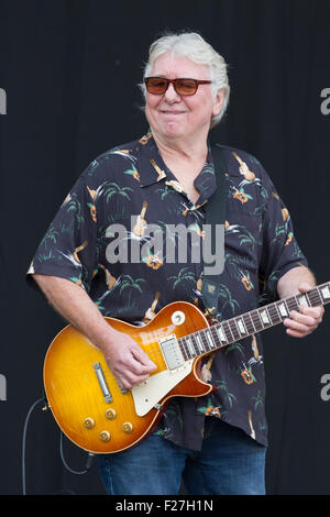 Mick Ralphs, 71, (Mott the Hoople, Bad Company), notizia 2015 Darlington Rhythm and Blues Festival con Mick Ralphs Blues Band Foto Stock