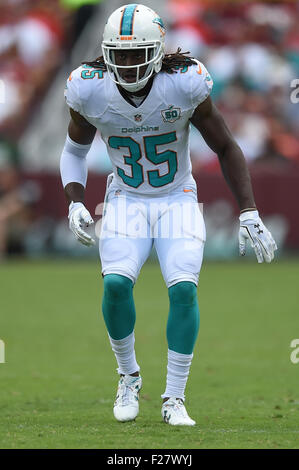 SEP 13, 2015 : Delfini di Miami cornerback Walt Aikens (35) attende la snap durante l'apertura di stagione match tra i delfini di Miami e Washington Redskins a FedEx in campo Landover, MD. I Delfini sconfitti alle pellerosse 17-10 Foto Stock