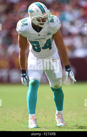 SEP 13, 2015 : i delfini di Miami del terminale a tenuta la Giordania Cameron (84) attende la snap durante l'apertura di stagione match tra i delfini di Miami e Washington Redskins a FedEx in campo Landover, MD. I Delfini sconfitti alle pellerosse 17-10 Foto Stock