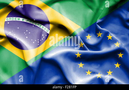 Sventola bandiera dell'Unione europea e Foto Stock
