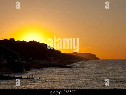 Cromer al tramonto visto dal molo in estate in Norfolk England Regno Unito Foto Stock