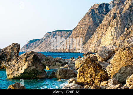 Rocce nel mare, Platia Amos - Cefalonia, Grecia Foto Stock