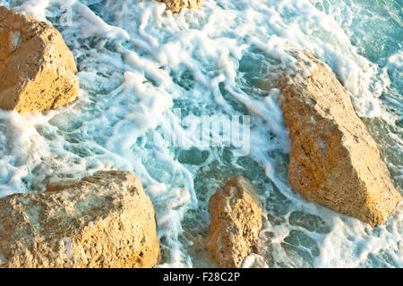 Rocce nel mare, Platia Amos - Cefalonia, Grecia Foto Stock