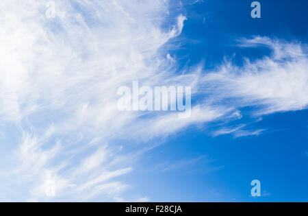Belle le nuvole e il cielo in buona giornata Foto Stock
