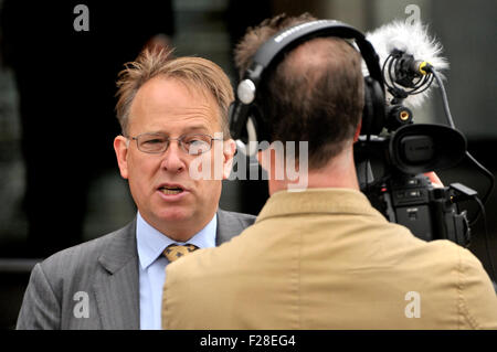 Michael Crick, giornalista britannico ed emittente, di Westminster per l elezione di Jeremy Corbyn come nuovo leader del partito laburista Foto Stock