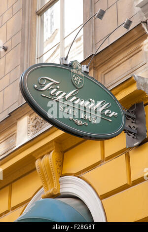 Ristorante Figlmuller segno, Backer Street, Vienna, Austria Foto Stock