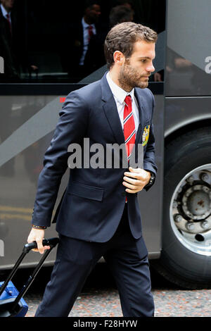 Il Manchester United Juan Mata arriva all'aeroporto di Manchester. Foto Stock