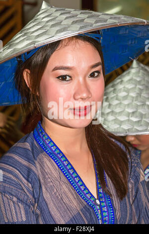 Ballerino alla cultura mostra, Luang Prabang, Laos Foto Stock