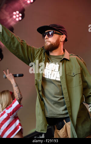 AJ e la tribù eseguire a Swindon Reggae Garden Settembre 2015 Foto Stock