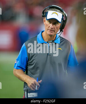 Santa Clara, CA. 3 Sep, 2015. San Diego Chargers capo allenatore Mike McCoy sul collaterale durante la NFL partita di calcio tra San Diego Chargers e San Francisco 49ers a Levi's Stadium di Santa Clara, CA. Il Niners sconfitto il caricabatterie 14-12. Damon Tarver/Cal Sport Media/Alamy Live News Foto Stock