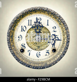 Vecchio orologio da parete Foto Stock