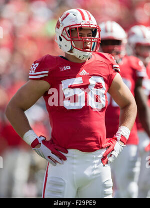 12 settembre 2015: Wisconsin Badgers linebacker Joe Schobert #58 durante il NCAA Football gioco tra il Miami (Ohio) Redhawks e Wisconsin Badgers a Camp Randall Stadium di Madison, WI. Wisconsin sconfitto Miami (Ohio) 58-0. John Fisher/CSM Foto Stock