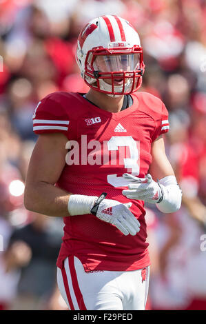12 settembre 2015: Wisconsin Badgers sicurezza Tanner McEvoy #3 durante il NCAA Football gioco tra il Miami (Ohio) Redhawks e Wisconsin Badgers a Camp Randall Stadium di Madison, WI. Wisconsin sconfitto Miami (Ohio) 58-0. John Fisher/CSM Foto Stock