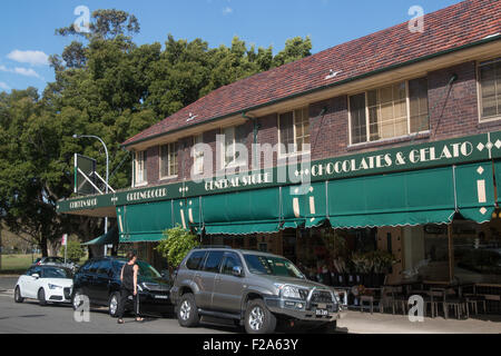 Sfilata di negozi e ristoranti in Plumer strada in Rose Bay, sobborghi Orientali di Sydney, Australia Foto Stock