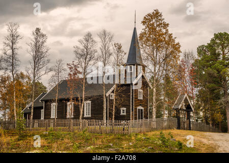 Chiesa Storica in Somadal, Hedmark, Norvegia impostato in un autunno impostazione. Foto Stock