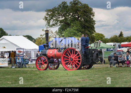 L'annata 1903 Ramsomes Sims & Jefferies motore trazione capotribù in Cambridgeshire Rally di vapore e Country Fair in Inghilterra 2015 Foto Stock