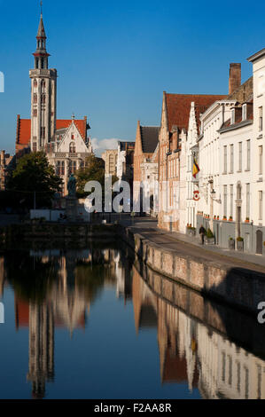 In Academiestraat è il Poortersloge tra il XIV e il XV secolo. Questo lodge è stato usato come un luogo di incontro dei ricchi Foto Stock