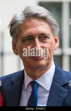 A Downing Street, Londra, 15 settembre 2015. Segretario di Stato per gli affari esteri Philip Hammond lascia 10 Downing Street dopo aver frequentato il settimanale riunione del gabinetto Credito: Paolo Davey/Alamy Live News Foto Stock