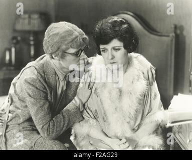 Consolante di un amico (OLVI008 OU275 F) Foto Stock
