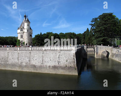 Chateau de Chenonceau,spazio antistante e la Torre Marques,della Valle della Loira,fiume Cher, Indre-et-Loire,Touraine,Francia Foto Stock