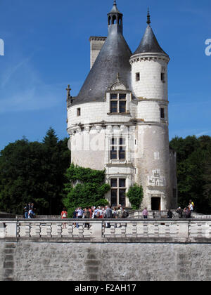 Chateau de Chenonceau,spazio antistante e la Torre Marques,della Valle della Loira,fiume Cher, Indre-et-Loire,Touraine,Francia Foto Stock