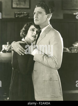 Una spalla su cui piangere (OLVI007 OU731 F) Foto Stock