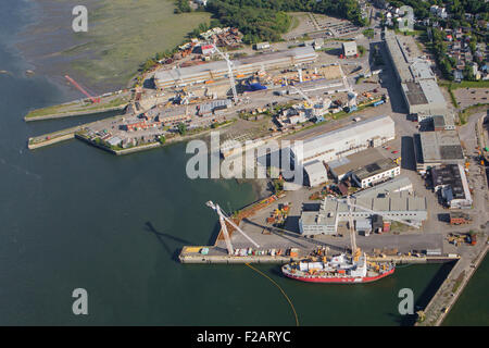 Davie Yards Incorporated, più comunemente noto come MIL-Davie costruzione navale, è raffigurato in questa foto aerea in Levis Foto Stock