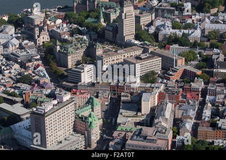 Il Vieux-Quebec (centro storico quartiere) è raffigurato in questa foto aerea nella città di Québec Foto Stock