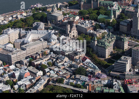 Il Vieux-Quebec (centro storico quartiere) è raffigurato in questa foto aerea nella città di Québec Foto Stock