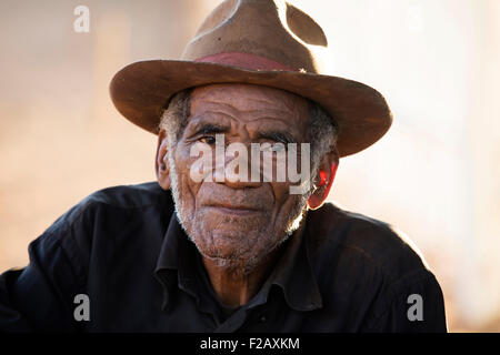 Close up ritratto di un malgascio uomo vecchio con il cappello a Bekopaka, Antsalova, Melaky, Madagascar, Africa Sud-est Foto Stock