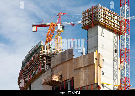 Gru in un sito in costruzione Foto Stock