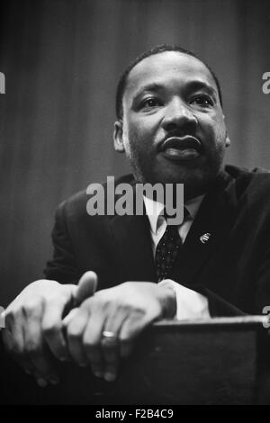 Martin Luther King nel corso di una conferenza stampa a Washington, il 26 marzo 1964. - (BSLOC 2015 1 97) Foto Stock