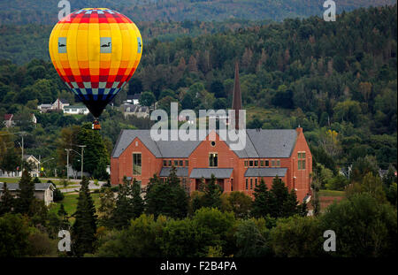 Volo di sera al trentesimo atlantico annuale International Balloon Fiesta su Sussex, New Brunswick, Canada, Sett. 13, 2015. Foto Stock