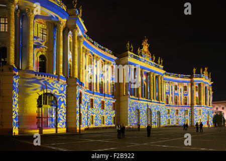 Facoltà di Giurisprudenza, illuminato, Festa delle Luci, Humboldt University, HU, ex Old Royal Library, Bebelplatz, Berlino Foto Stock