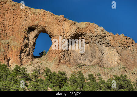 L'Arco Naturale aka La Ventana (spagnolo per 'finestra') vicino La Garita, Colorado Foto Stock