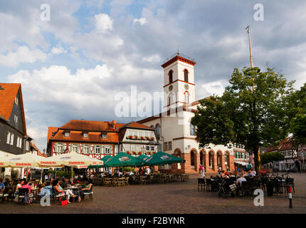 La piazza del mercato con il municipio, Seligenstadt, Hesse, Germania Foto Stock