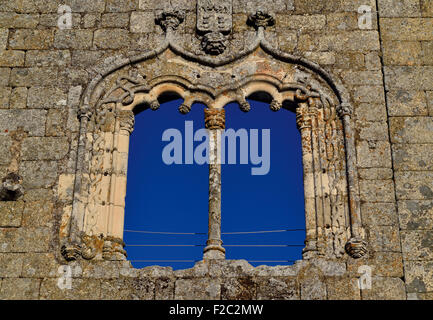 Il Portogallo, Belmonte: finestra manuelina del castello medievale rovina Foto Stock