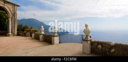 Una vista dall'hotel Villa Cimbrone Ravello Italia Foto Stock